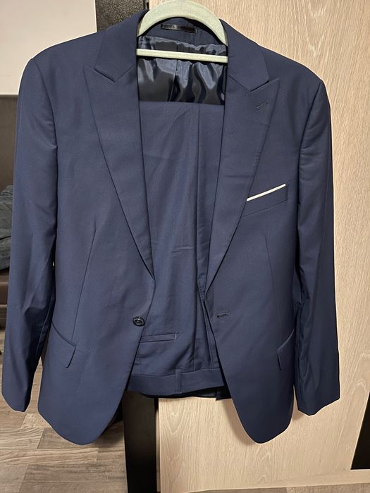 Costum barbat marime 44