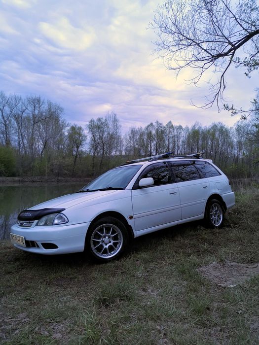 ТОЙОТА Caldina 2001