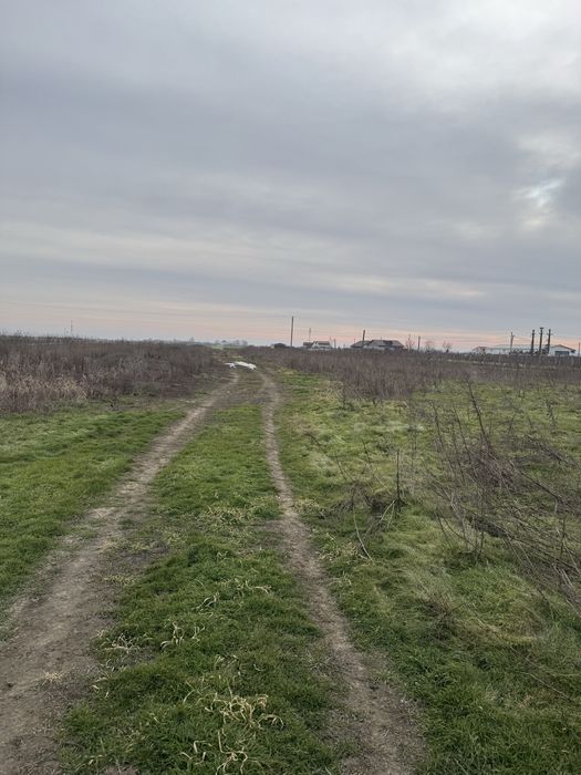 Vand teren soseaua suraii partial intravilan 3600mp