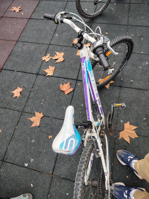 Bicicleta cube 240