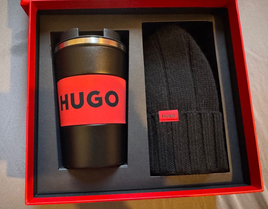 Set Căciulă si Termos HUGO originala