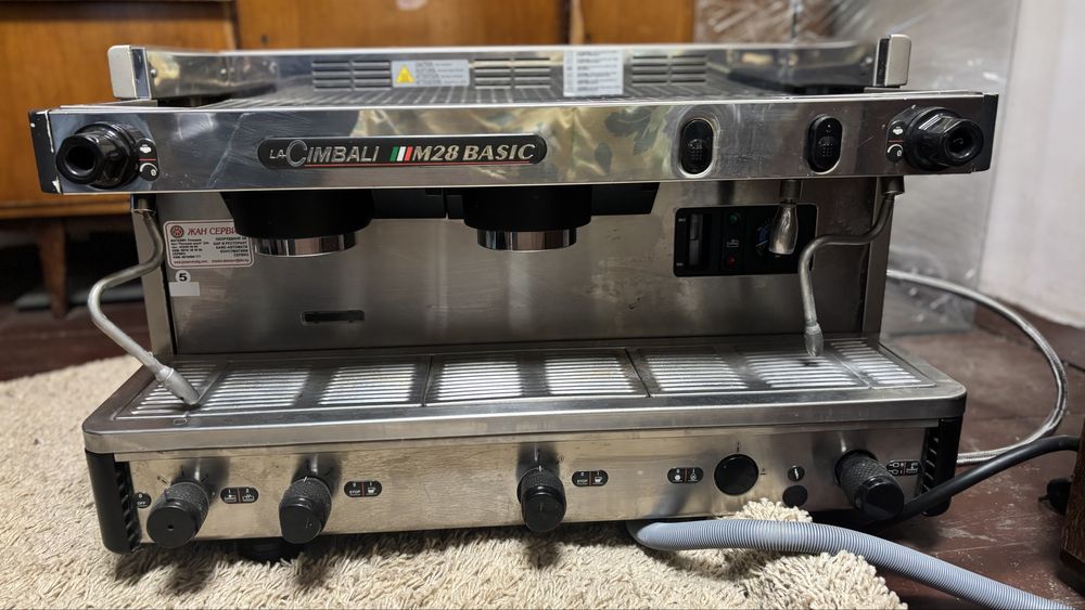 Професионална кафе машина LaCimbali M28-Basic