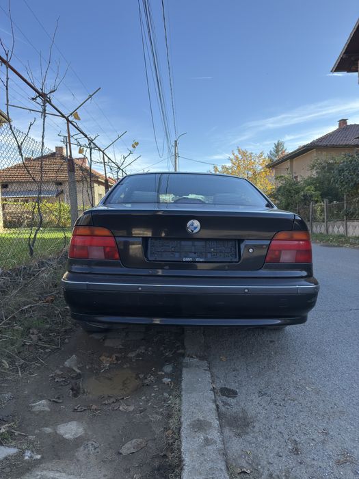 BMW 523i седан 1996 година