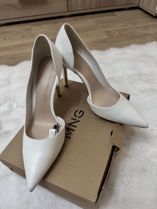 Белые лодочки MANGO