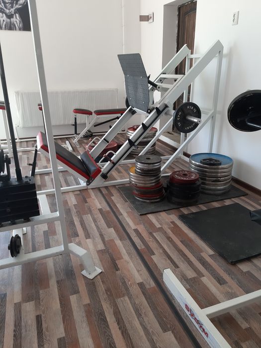 Женский и мужской Тренажерный зал в Кагане