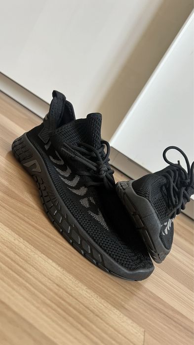 Adiasi barbati Yeezy boost 350 v2
