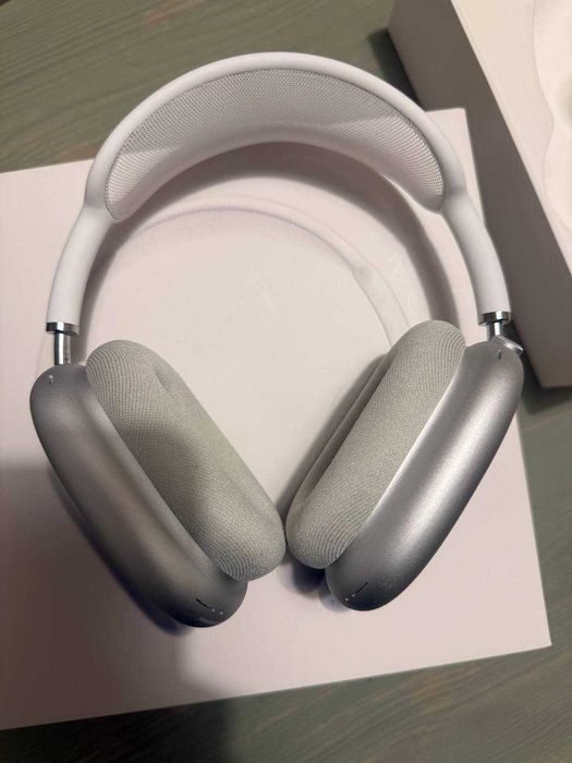 Apple AirPods Max — нови, не са използвани