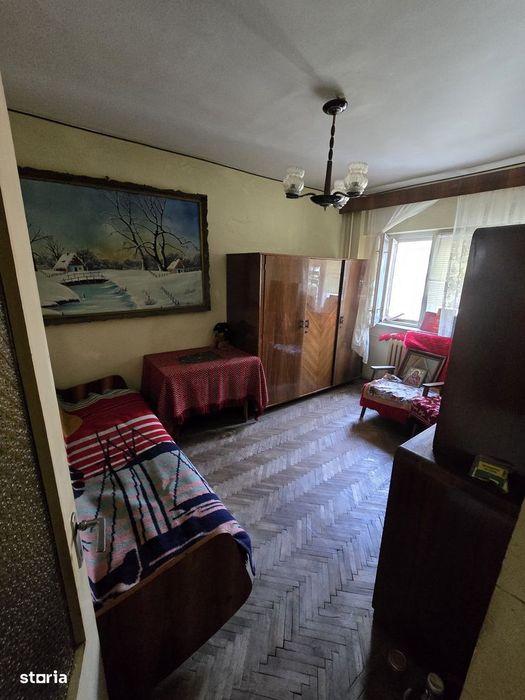 Apartament 2 camere, balcon, etaj 7, Craiova