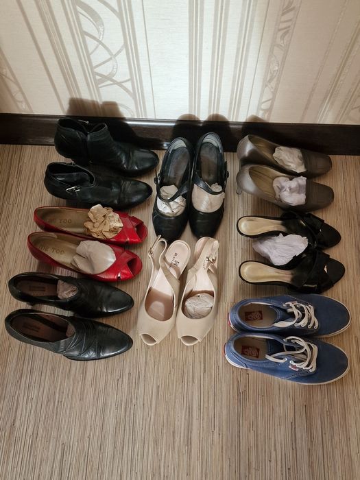 Обувь разная, с каблуками и без. Б/у
