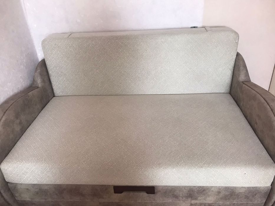 Срочно продам новый раскладной диван