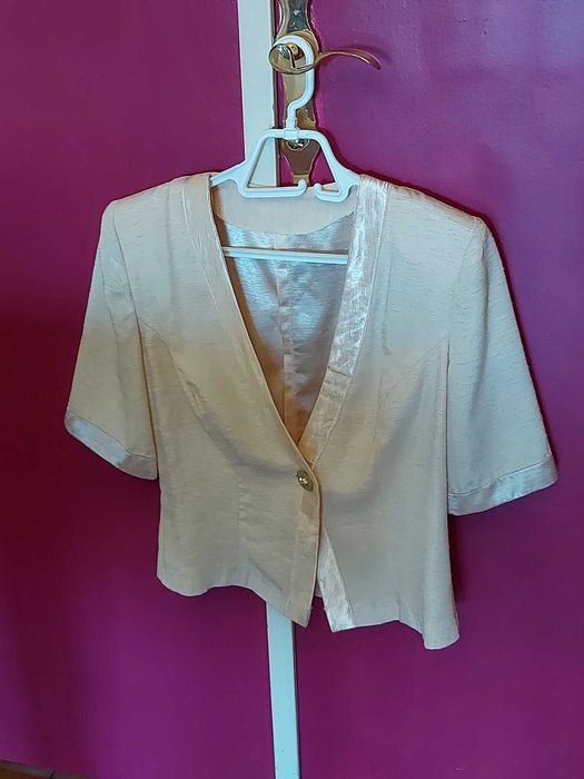 Леко лятно сако, вталено