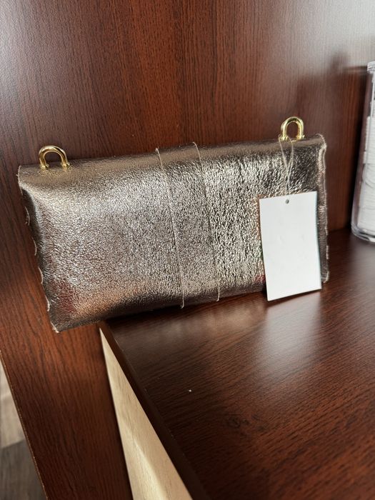 Италия!! СТИЛНА,златиста дамска чанта!