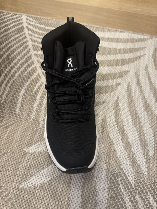 Кроссовки под ON 44 размер
