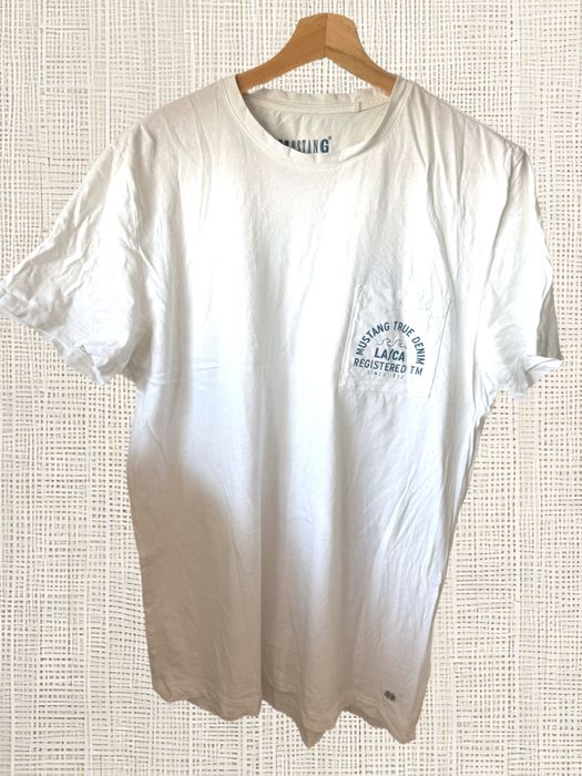 Tricou alb cu buzunar și imprimeu marca Mustang mărimea M