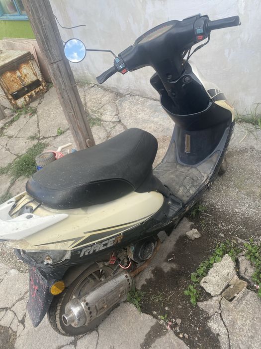 Продаю скутер рейсер на ходу