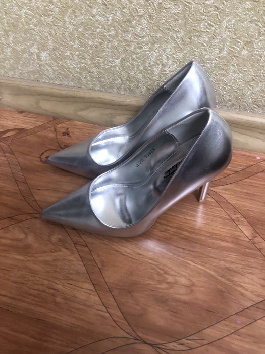Продам женские туфли