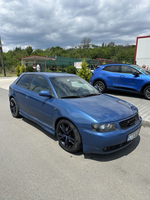 Audi A3.