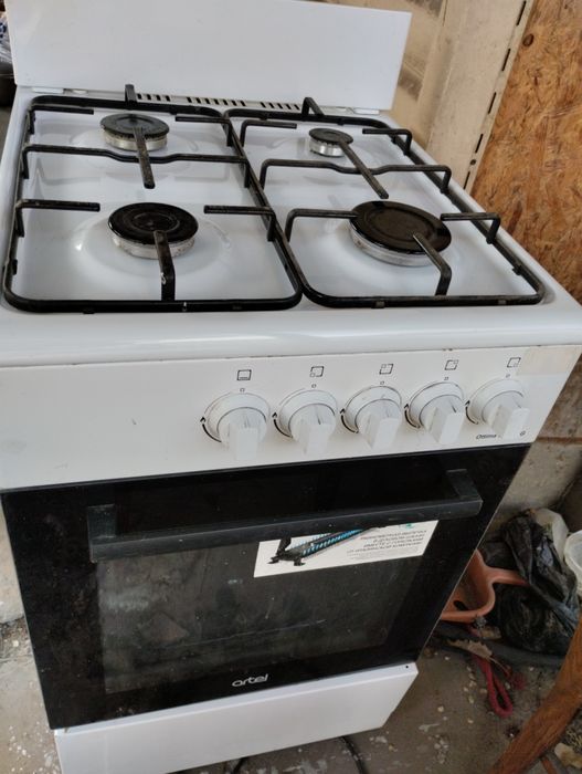 Срочно продам газовую плиту.