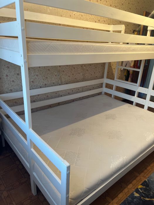 Двухъярусная кровать