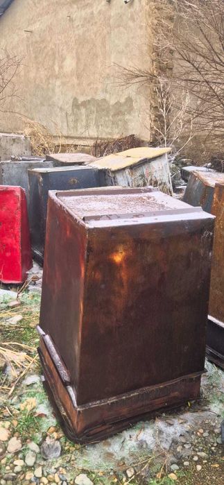 Мусорный контейнер