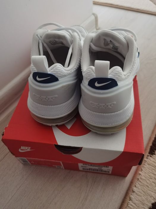 Маратонки nike 35.5номер