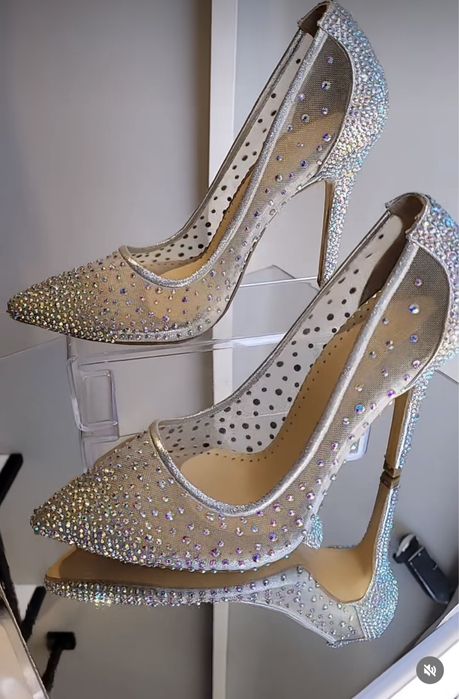 Обувки на висок ток