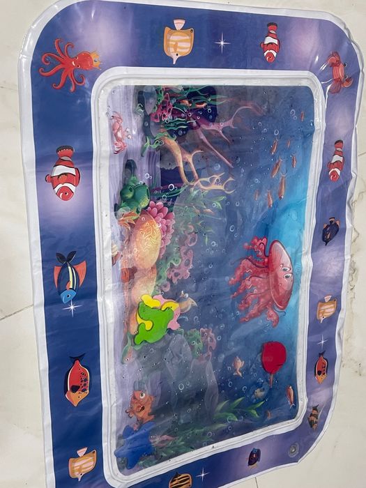 Donez jucarii din plus si o piscina bebelusi