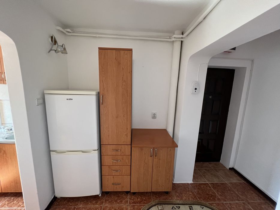 Inchiriez apartament