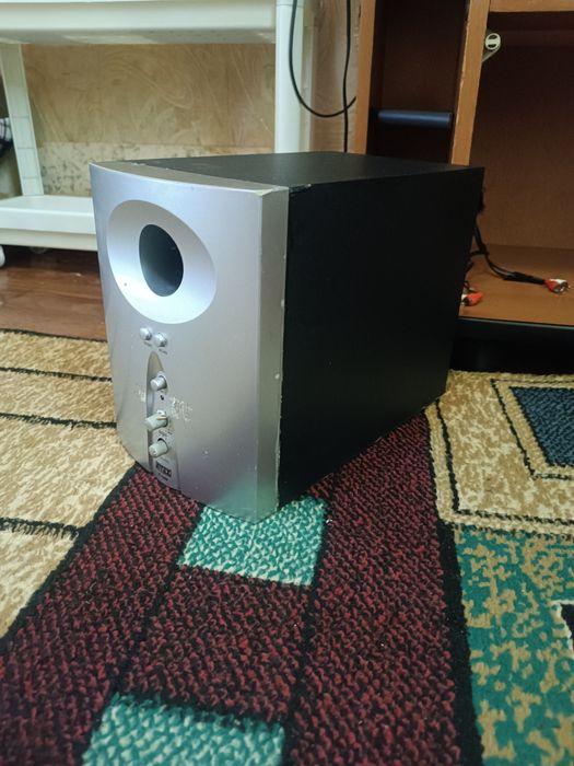 Продам буфер с колонками Intex