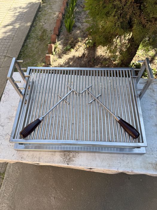 Скара от неръждаема стомана, Скари със стойки и крачета