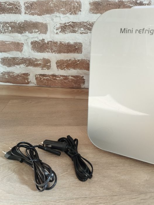 Мини хладилник за козметика или за пътуване/къмпинг