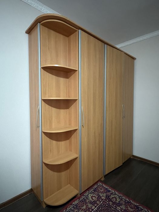 Шифоньер с полками