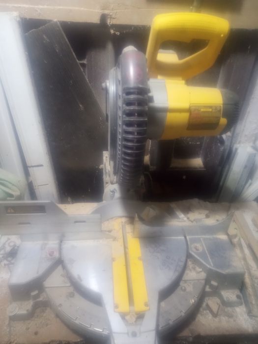 Vind urgent linie tîmplărie pvc