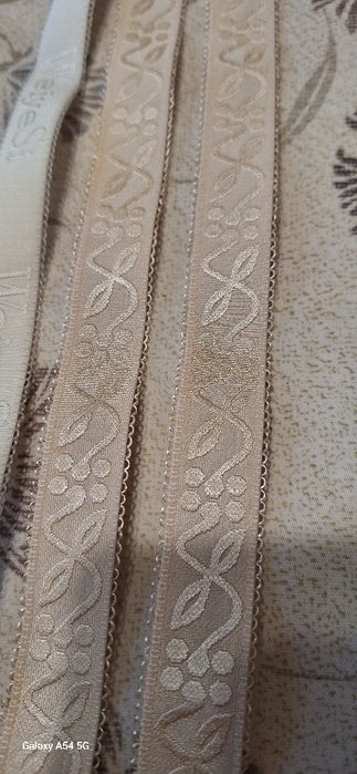 Брительки, лямки на бюстгалтер.