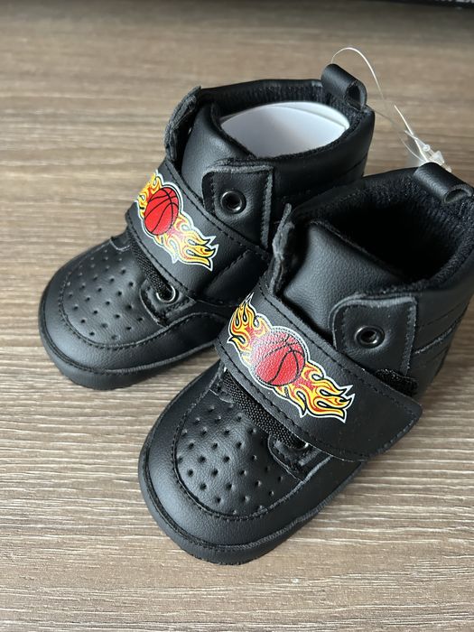 Vand papucei noi nr. 21