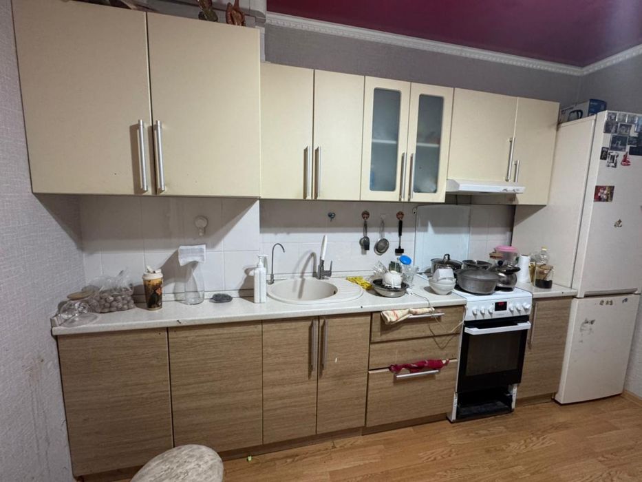 Продам кухонный гарнитур с техникой вместе