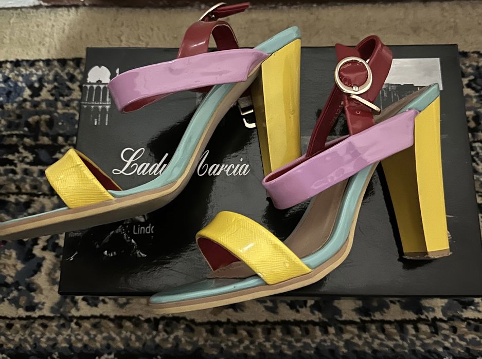 Кожаные босоножки Lady Marcia