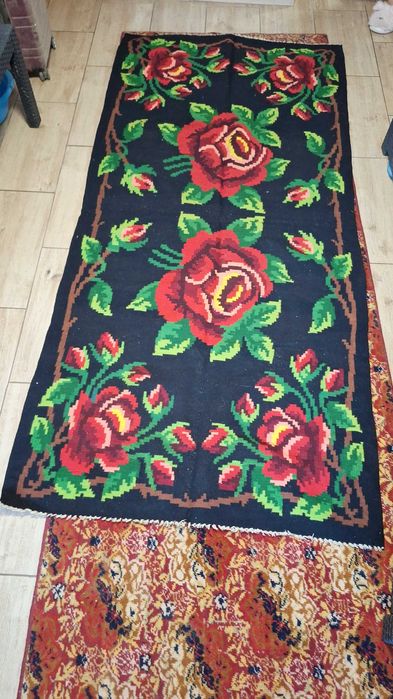 Covoare țesute manual