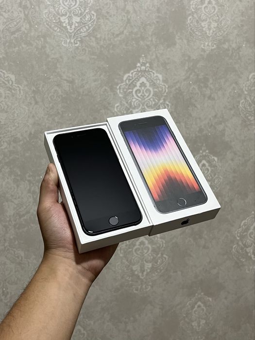 iPhone se 3 2022 Midnight 128gb