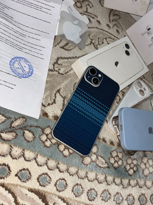 Продам Iphone 13