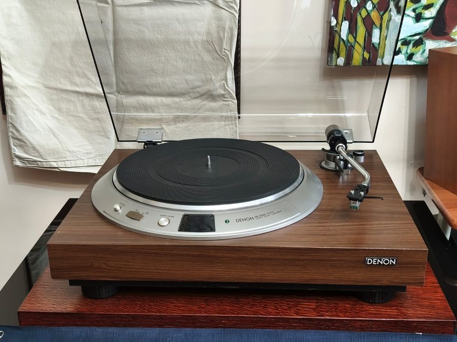 Виниловый проигрыватель