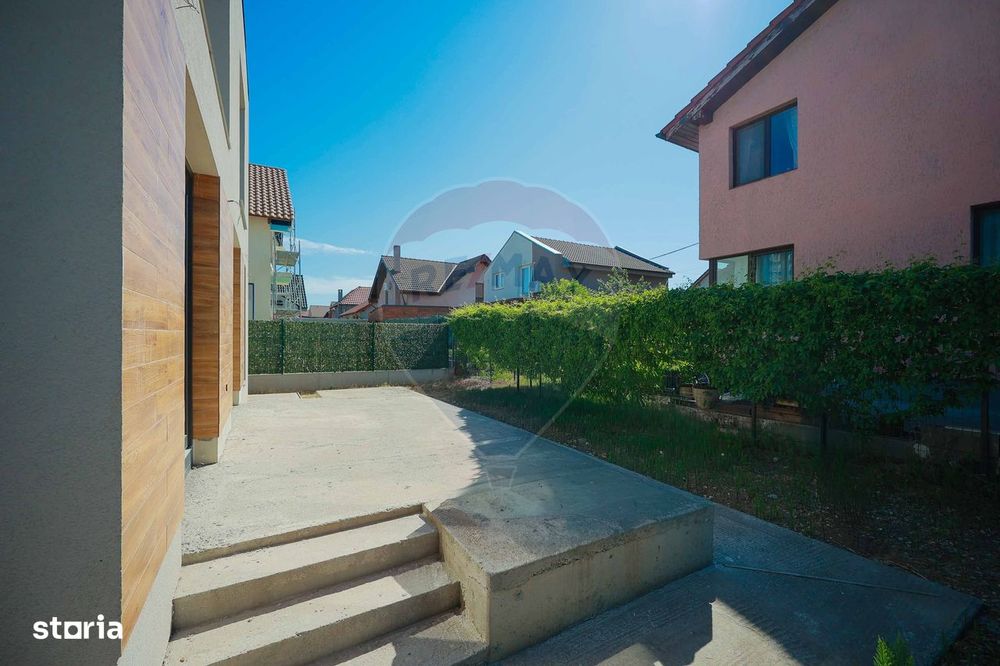 Casă / Vilă cu 5 camere de vânzare în zona Calea Clujului