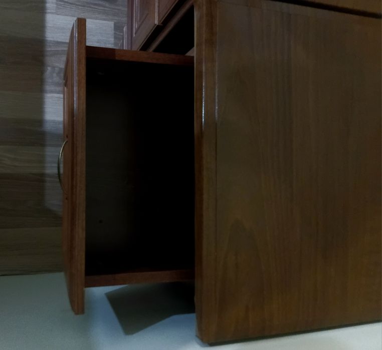 Продам спальный гарнитур