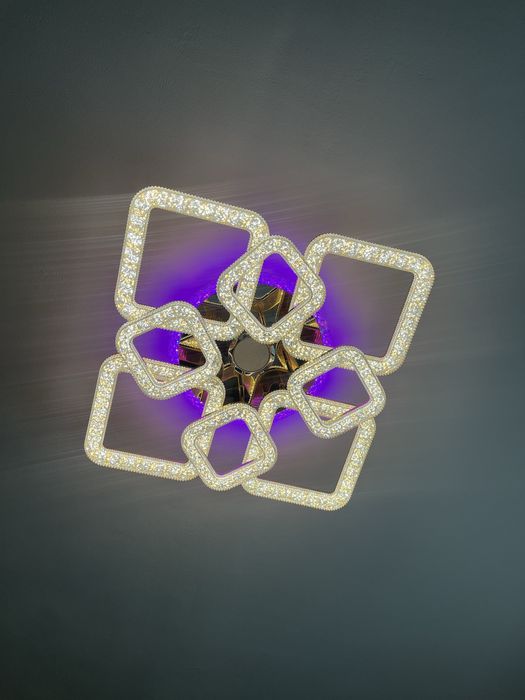 Люстра сатылады.