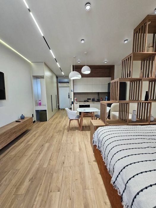 Celebrity Residence Продается 1 комнатная квартира ремонт 8-роддом