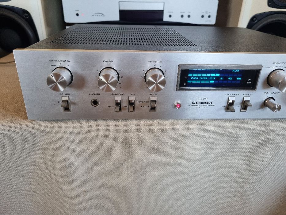Pioneer SA - 710. Blu Line , 65 watts/canal. Perfecta stare.