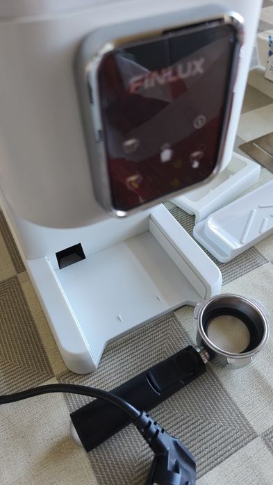 Продавам почти нова кафе машина с гаранция