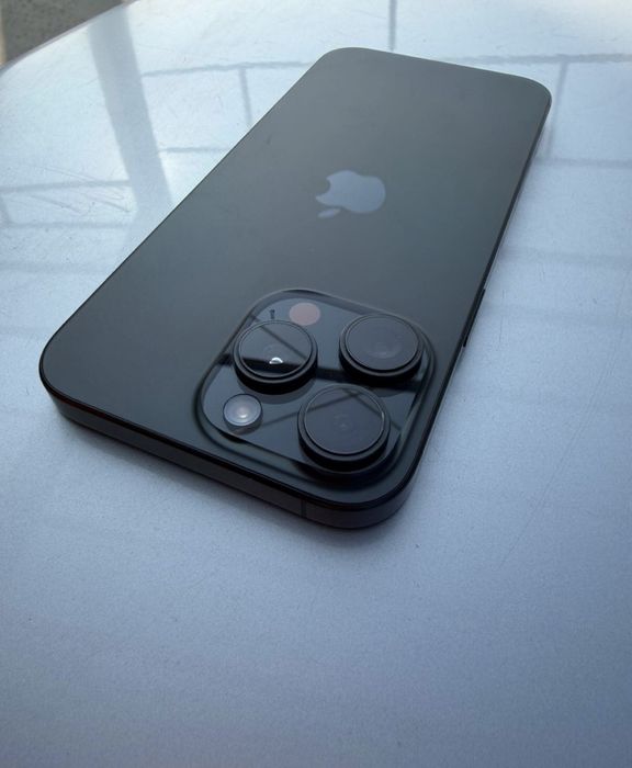 Vând iPhone 16 pro max urgent