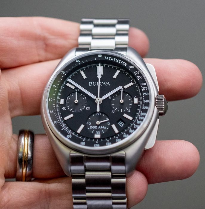 Bulova Lunar Pilot, почти Omega Speedmaster.