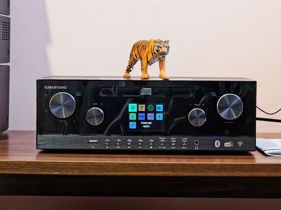 Grundig CMS-5000 Dab/Dab+/BT/ Internet. Venit din altă galaxie. Nou !